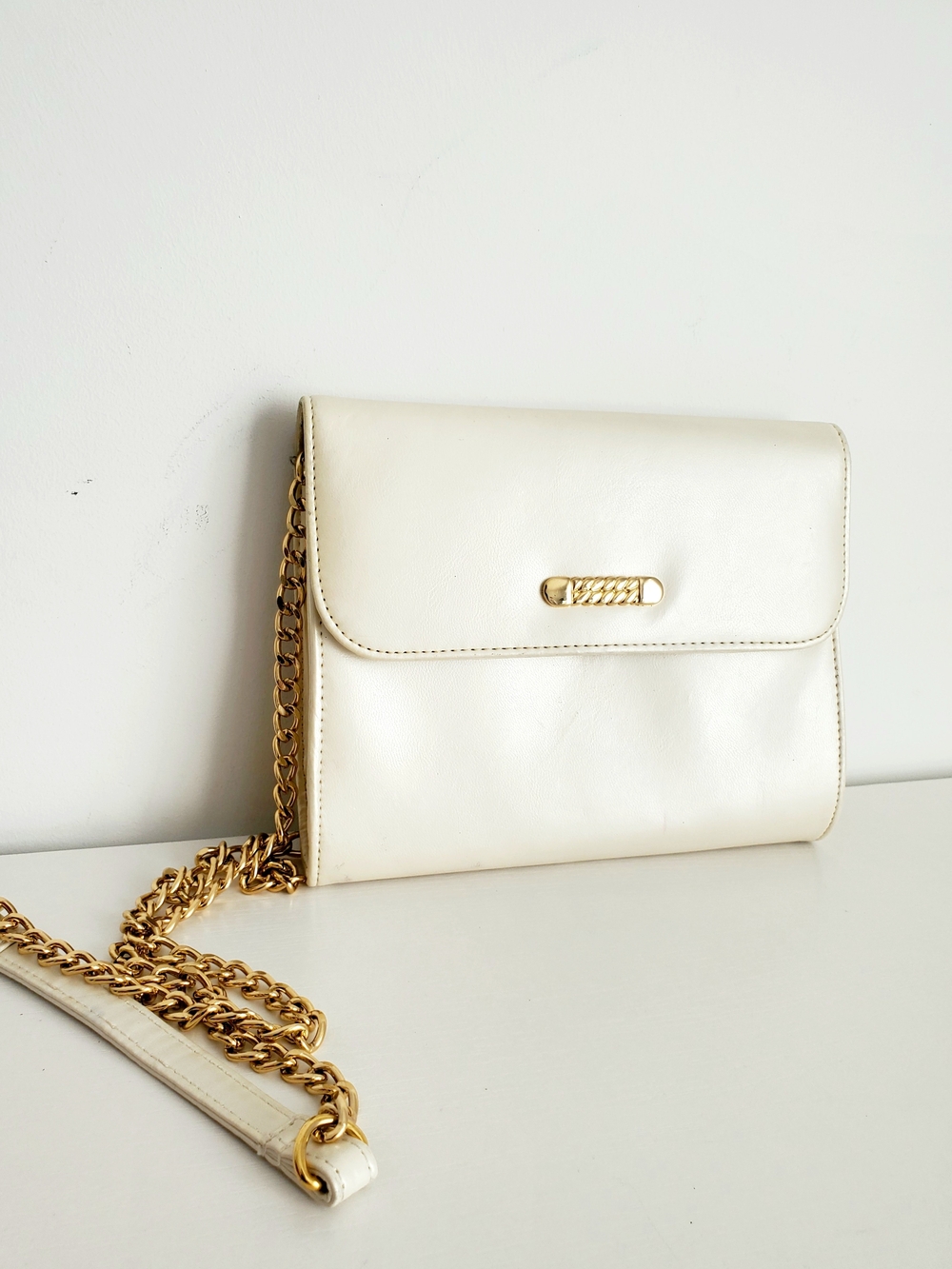 Naturalizer Cream Vegan Leather Crossbody with Gold Chain